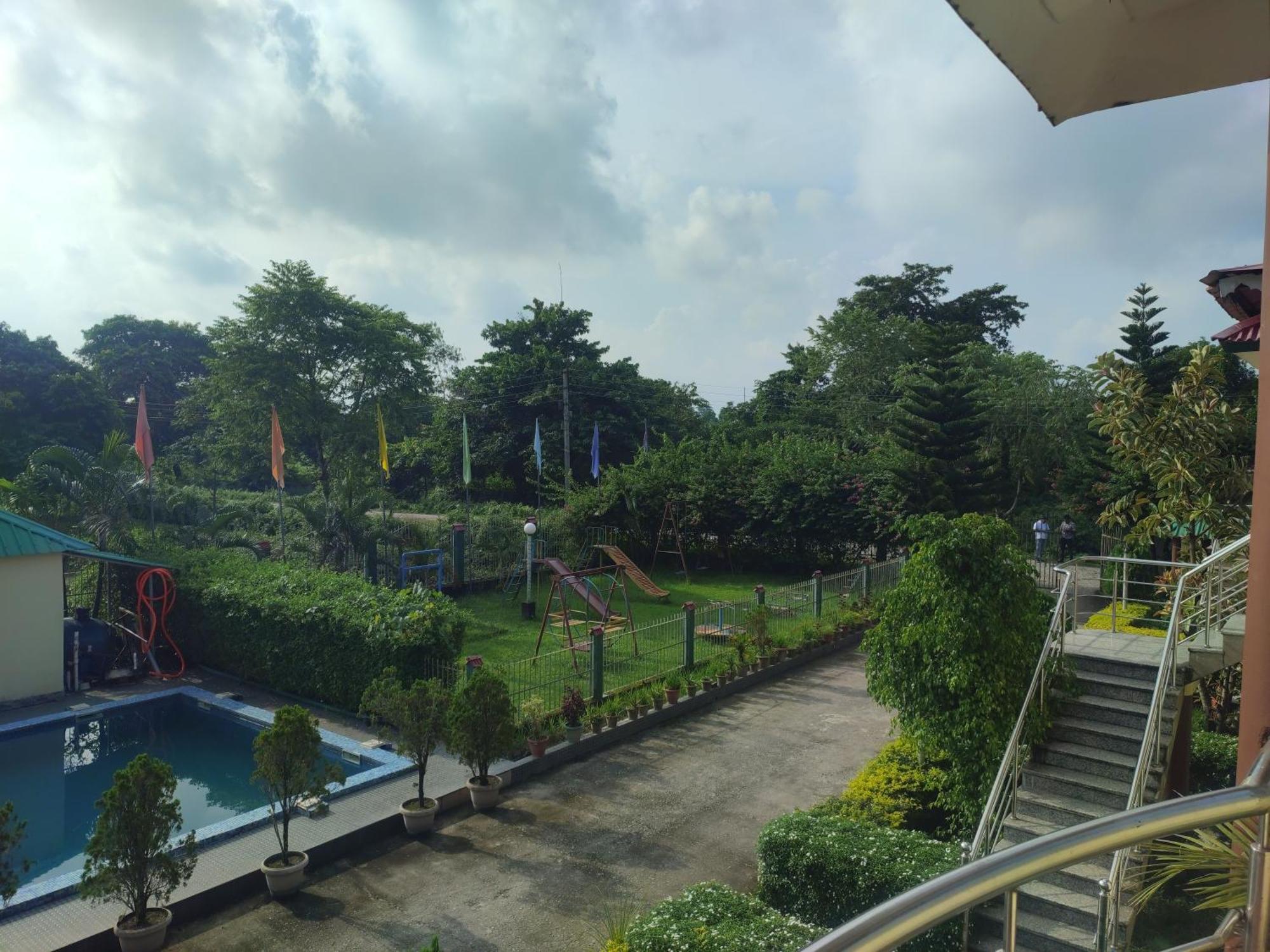 Maa Greenary View - A Holiday Resort Alipur Duar Kültér fotó